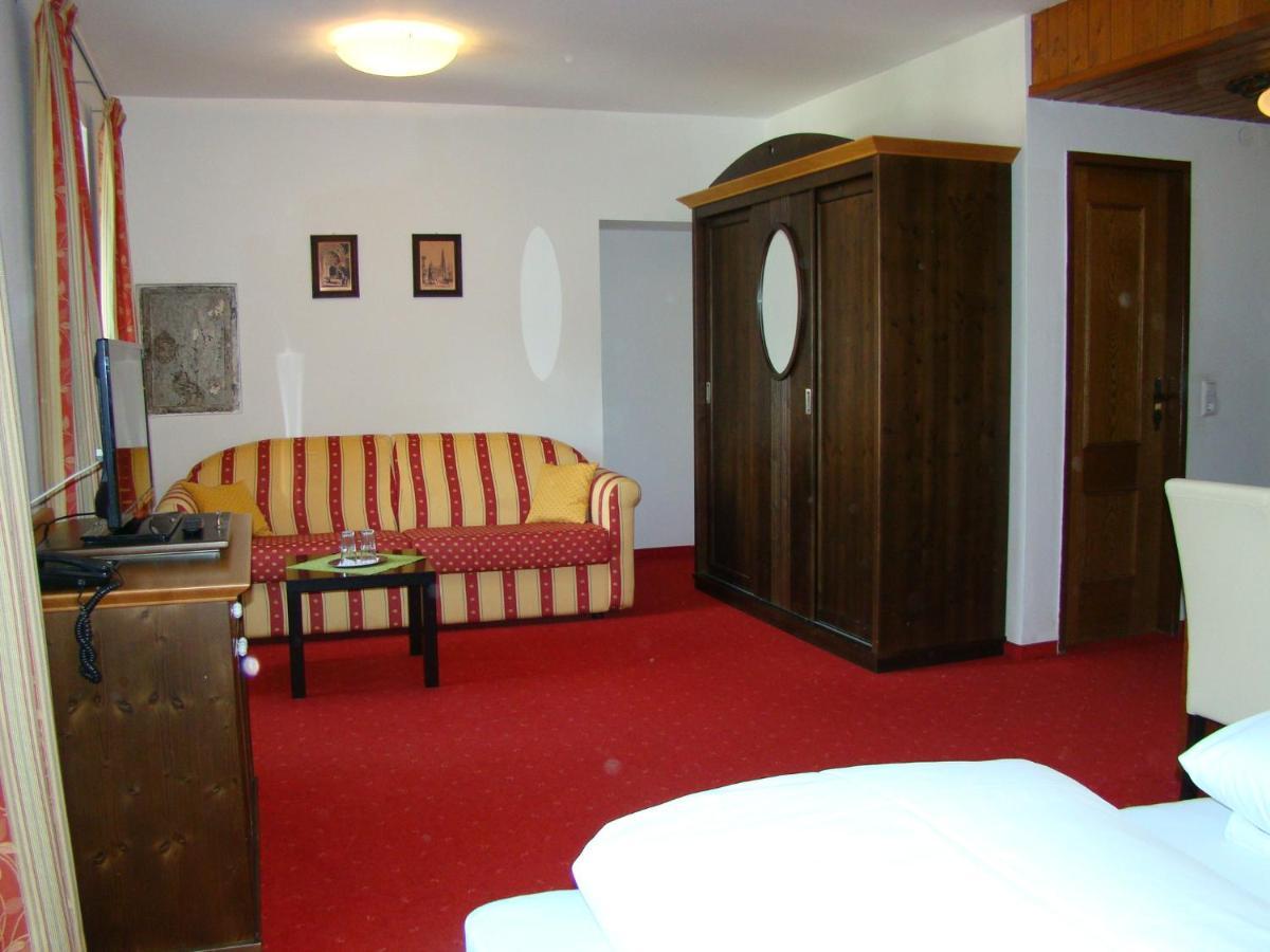 מאוטרנדורף Hotel Neuwirt מראה חיצוני תמונה