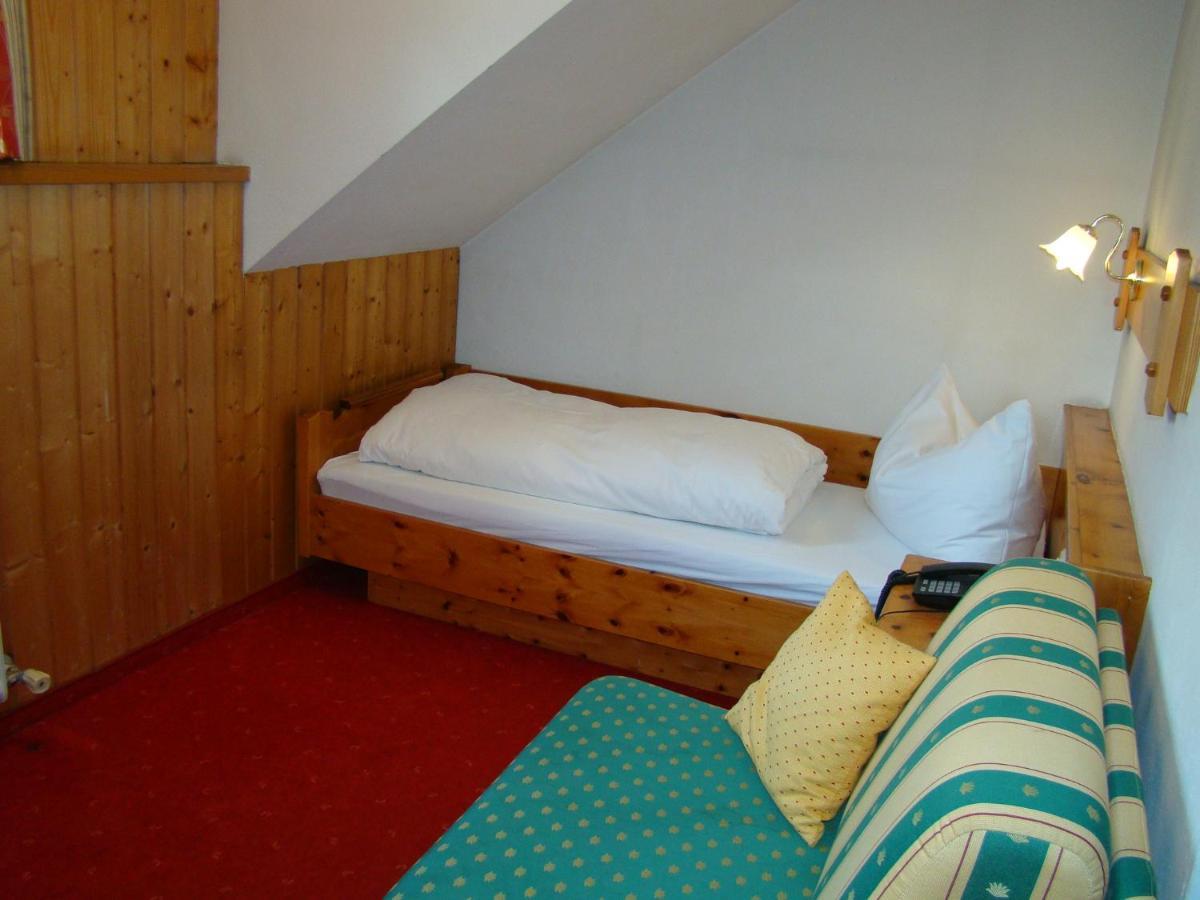 מאוטרנדורף Hotel Neuwirt מראה חיצוני תמונה
