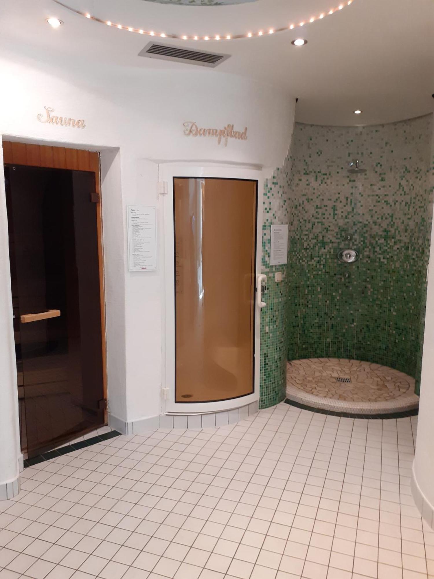 מאוטרנדורף Hotel Neuwirt מראה חיצוני תמונה